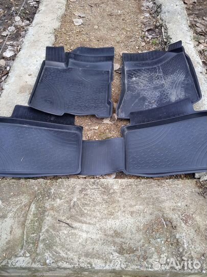 Автомобильные коврики резиновые