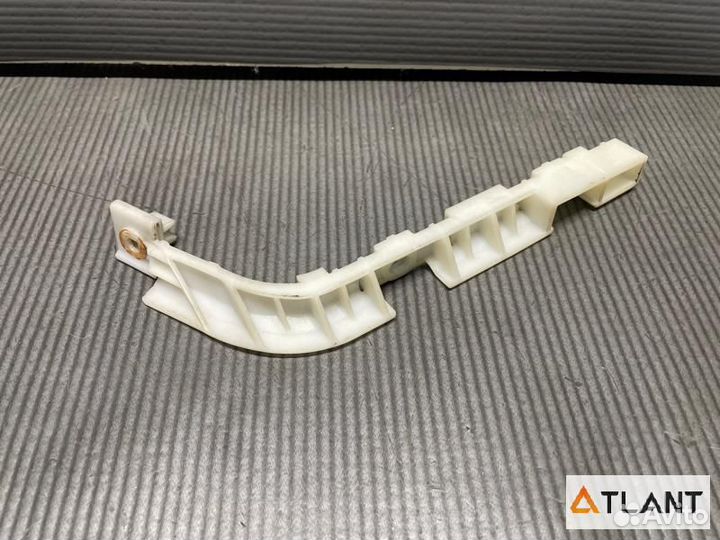 Крепление бампера передняя левая nissan serena