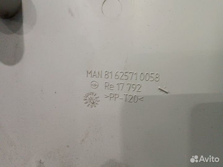 Накладка в салоне правая Man Tgx