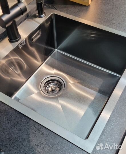 Мойка из нержавеющей стали графит 50X50