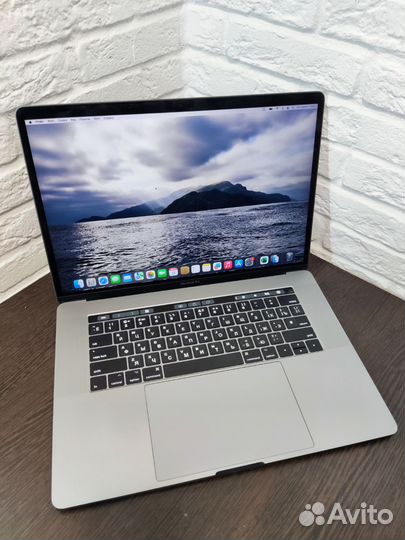 MacBook Pro 15 2017 Core i7/Radeon 555/озу 16