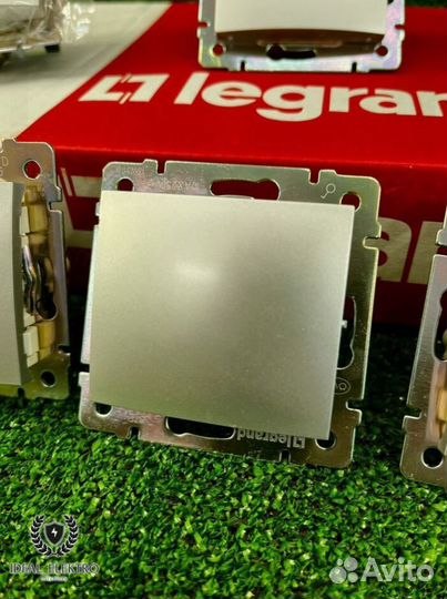 Розетки Легранд Валена партия D377