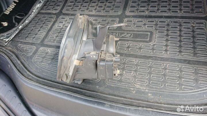 Фара левая и решетка радиаторов Toyota corolla 110