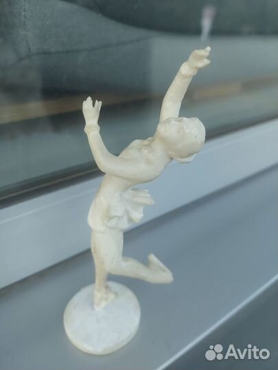 Статуэтка СССР Девушка на коньках