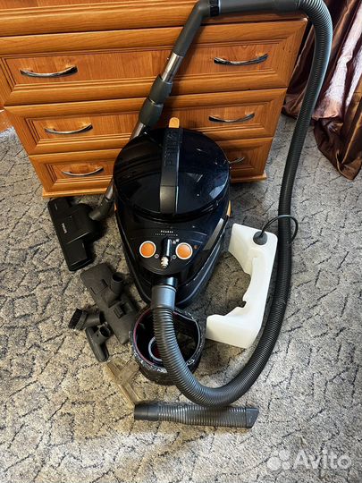 Моющий пылесос Philips