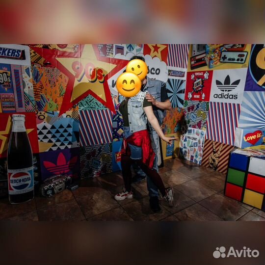 Фотозоны и реквизиты для фото в стиле 90-х