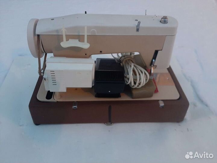 Швейная машинка радом-466 кожи шёьт