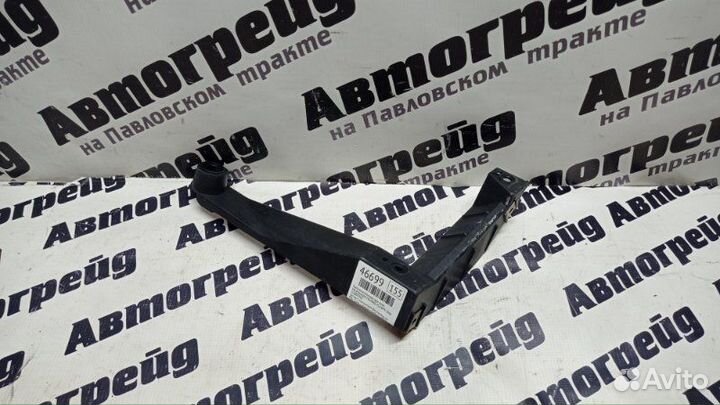 Крепление бампера заднее правое Volkswagen Touareg