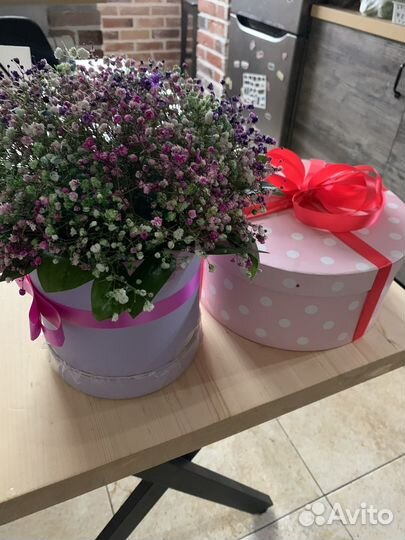 Круглая подарочная коробка розовая