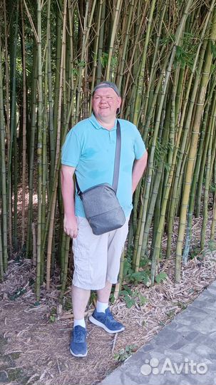 Сотрудник пункта выдачи, интернет-магазина