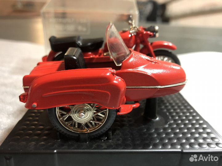 Мотоцикл иж-Ю 2к 1:24