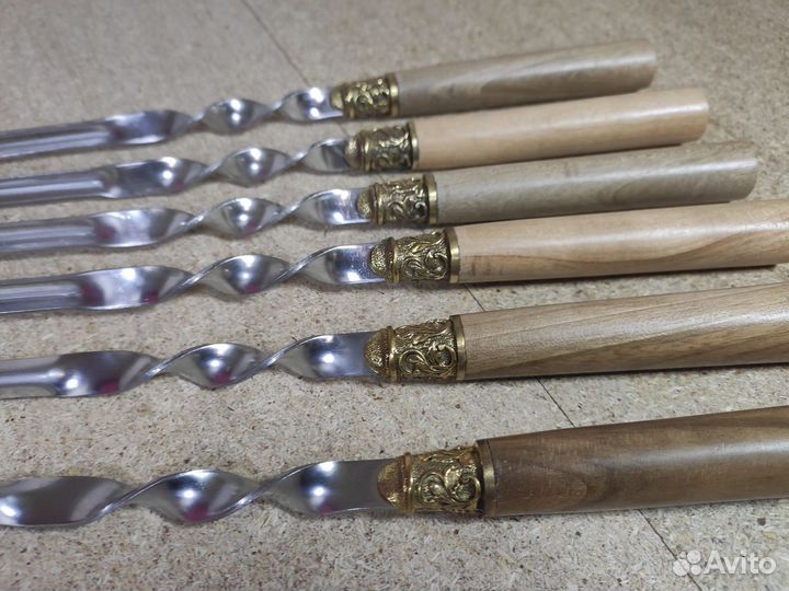 Подарочный набор шампуров с ручками из дерева орех