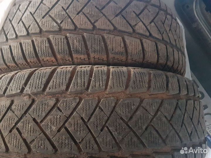 Dunlop Winter Maxx 215/65 R16 98