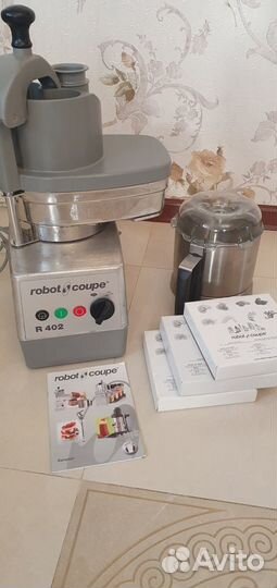 Новый процессор Robot Coupe R402 с 4 насадками