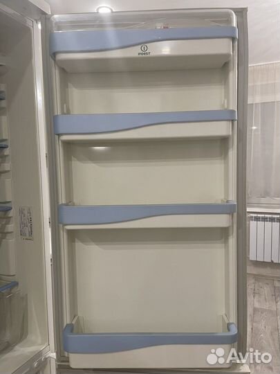 Холодильник бу indesit