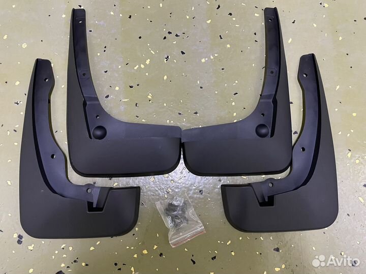 Брызговики Toyota Prius 20 (канада)