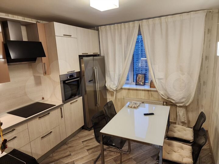 3-к. квартира, 79 м², 16/27 эт.