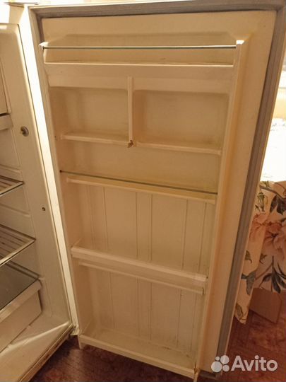 Холодильник Бирюса