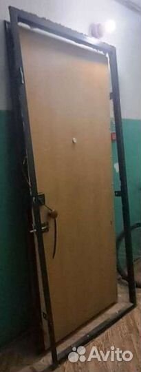 Дверь входная металлическая