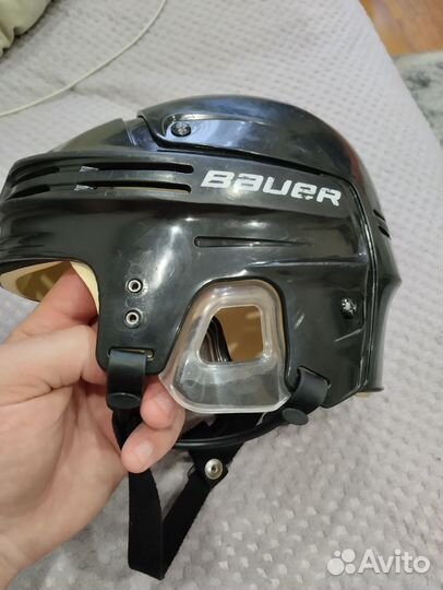 Хоккейный шлем