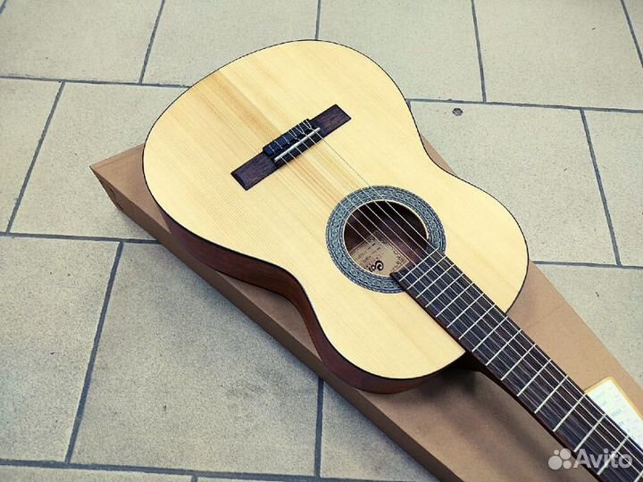 Гитара классическая Cort AC 200 3/4 массив