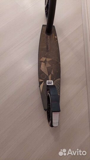 Самокат reaction 200