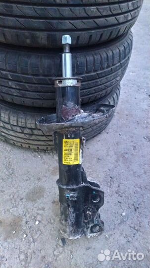 Амортизатор Opel Mokka б/у