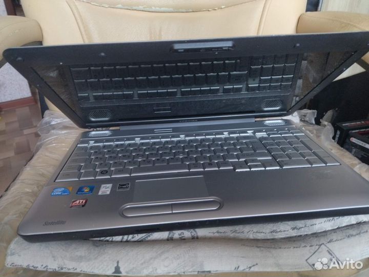 Ноутбук Toshiba. Intel core i3