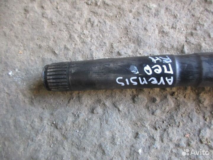 Полуось передняя правая Toyota Avensis II 2003-200