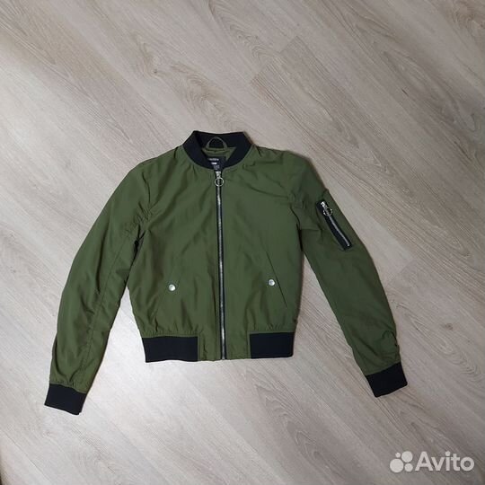 Куртки осенние 42