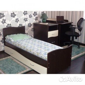 Детская кроватка с маятником и пеленальным комодом