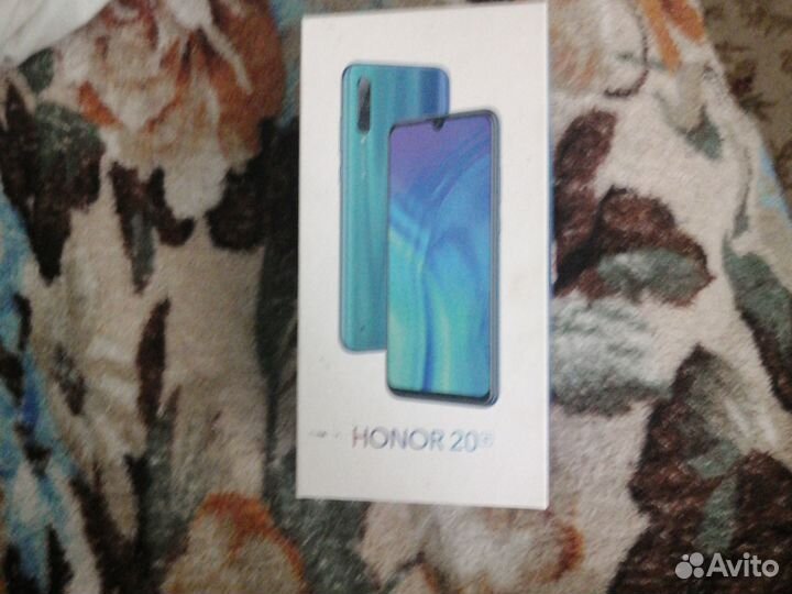 HONOR 20e, 4/64 ГБ