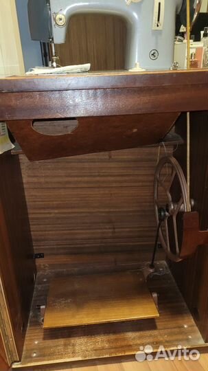 Швейная машина Чайка-2