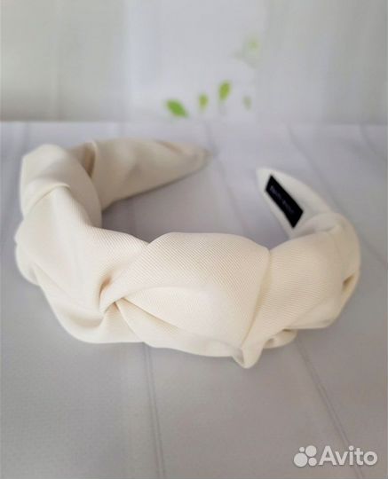 Ободок для волос белый