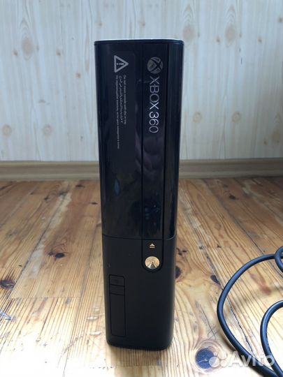 Xbox 360 E 500 gb