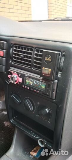 Volkswagen Polo 1.0 МТ, 1998, 242 442 км