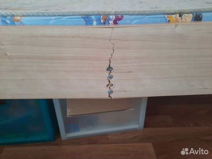 Кровать детская двухъярусная с матрасами