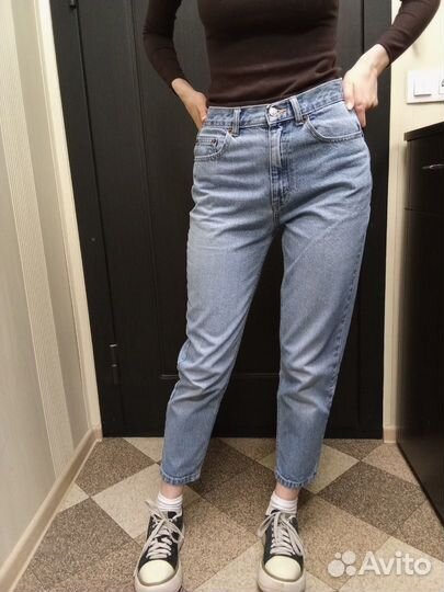 Джинсы мом