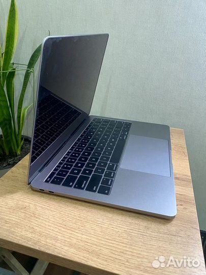 Отличный MacBook Pro 13 2017