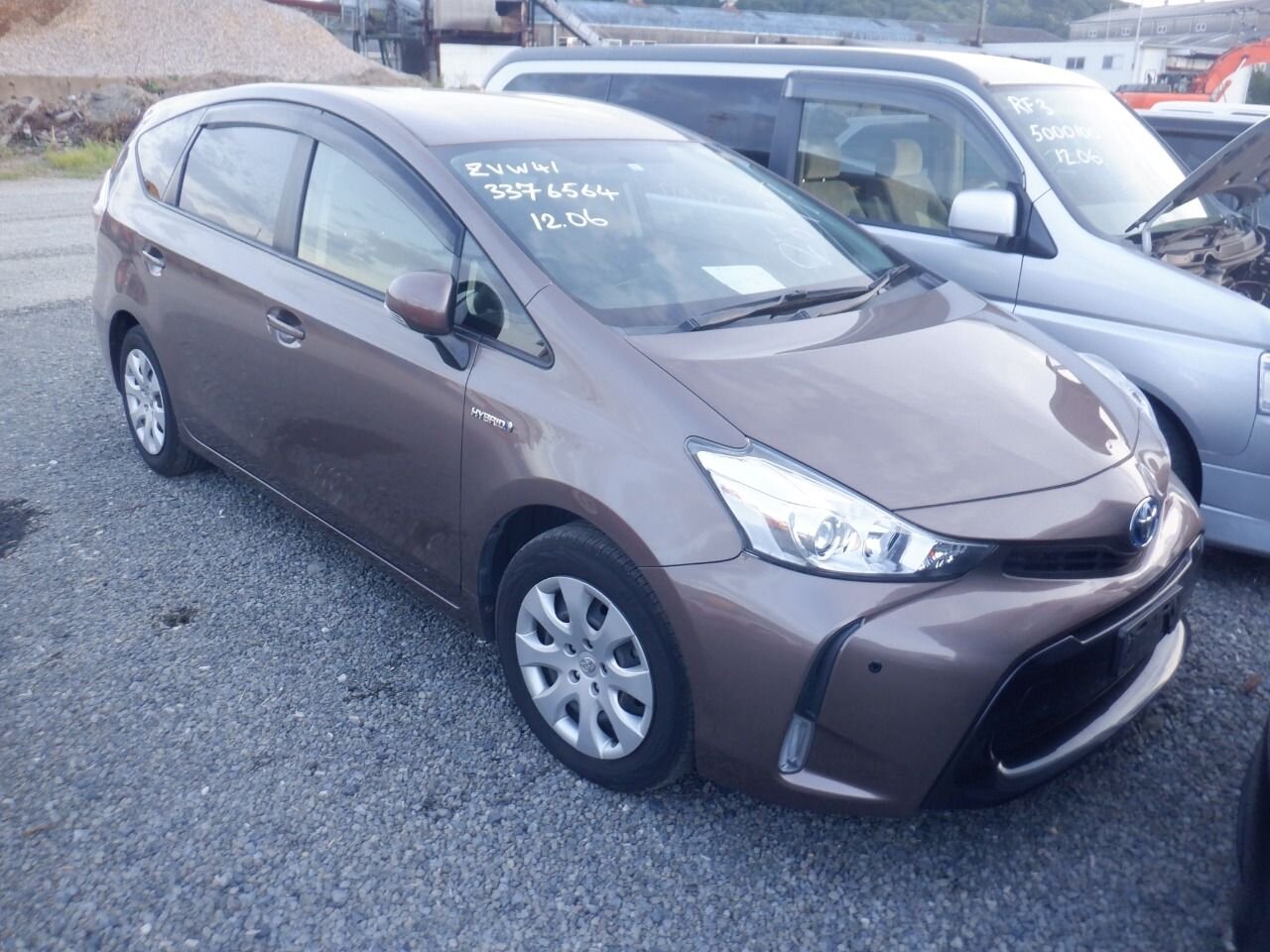 Toyota Prius Alpha: фото из отзыва