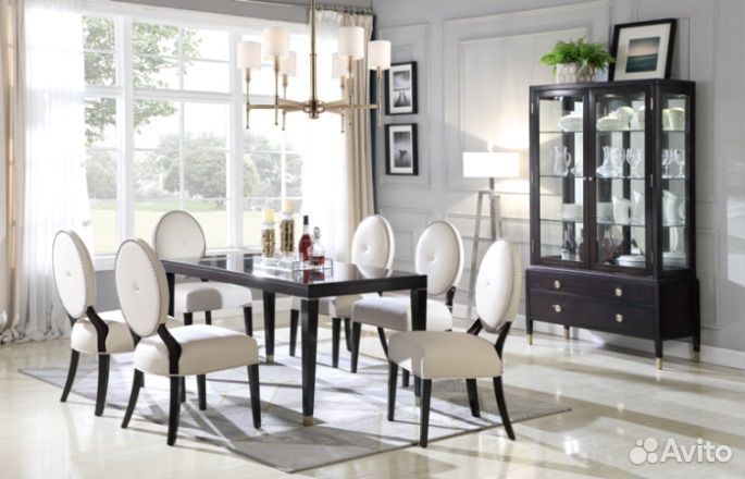 Стол обеденный