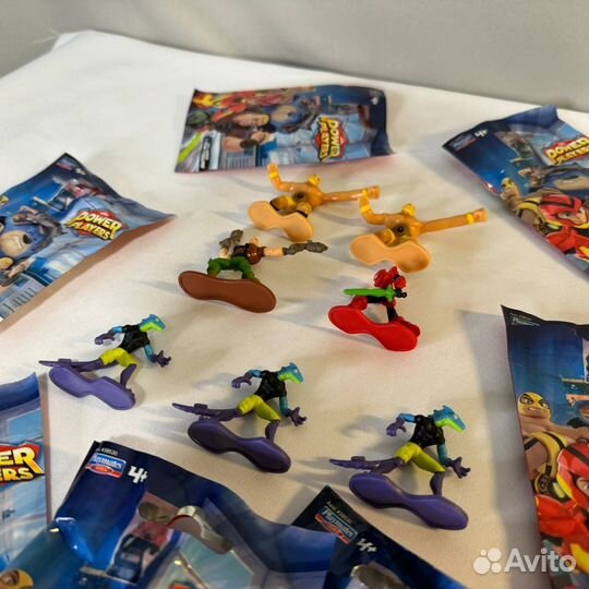 Фигурки Power players