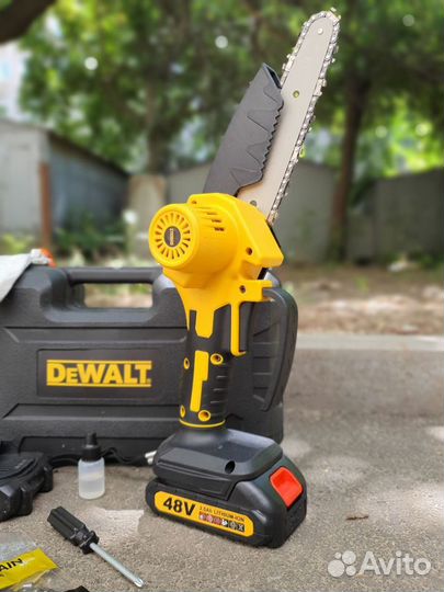 Цепная аккумуляторная пила dewalt