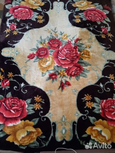 Пледы и покрывало