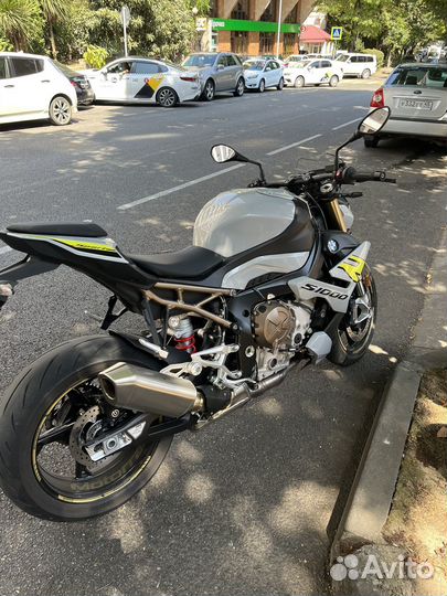 BMW S1000R