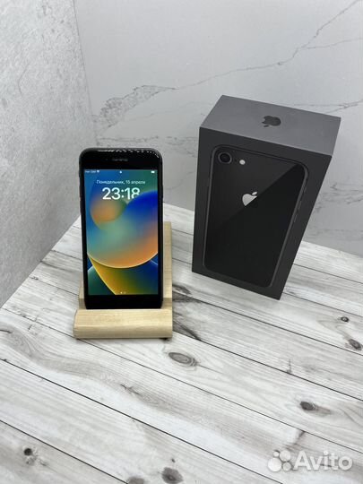 iPhone 8, 64 ГБ