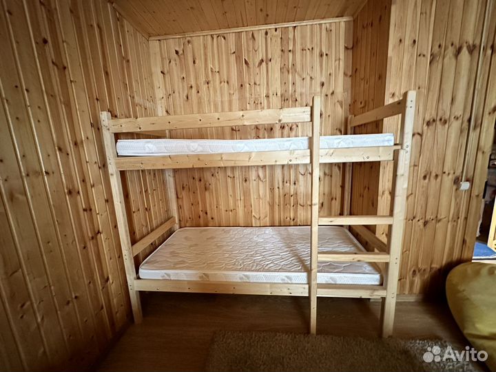 Двухъярусная кровать