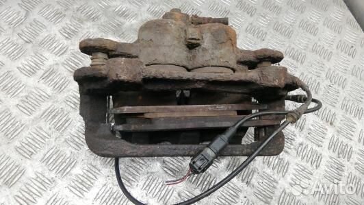 Суппорт тормозной передний левый land rover discov