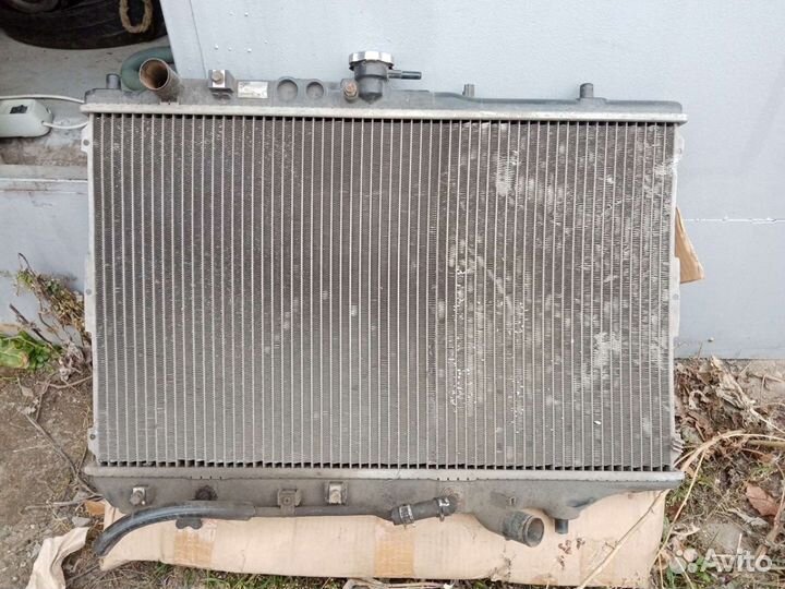 Радиатор охлаждения Mazda 323F BG АКПП