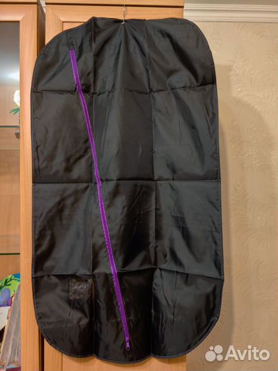 Брендовый чехол для одежды